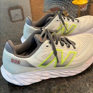 Little wear, New Balance 880, 7D, lots of good mileage left